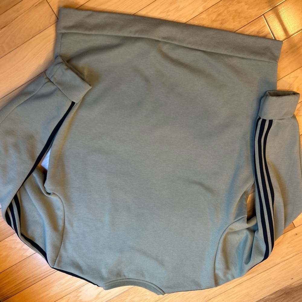 Adidas Men's Crewneck Long Sleeve Sweatshirt - Picture 7 of 7